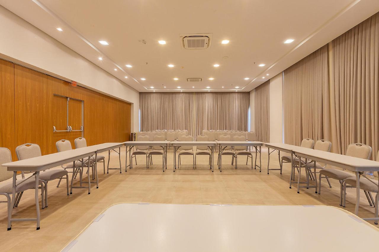 Tri Hotel Executive Brusque Bagian luar foto