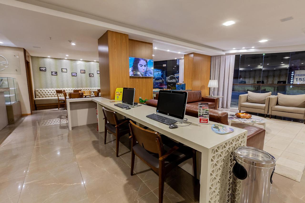 Tri Hotel Executive Brusque Bagian luar foto