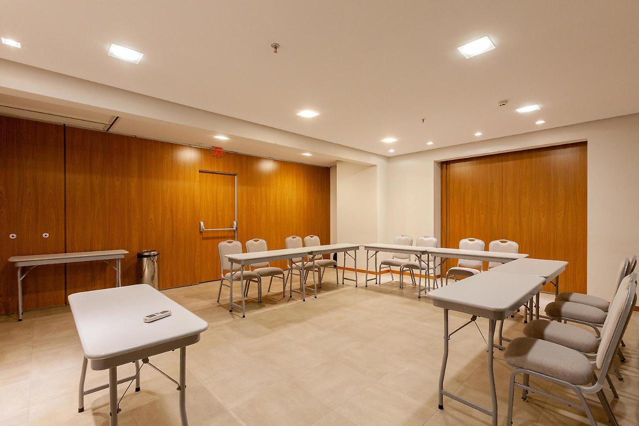 Tri Hotel Executive Brusque Bagian luar foto