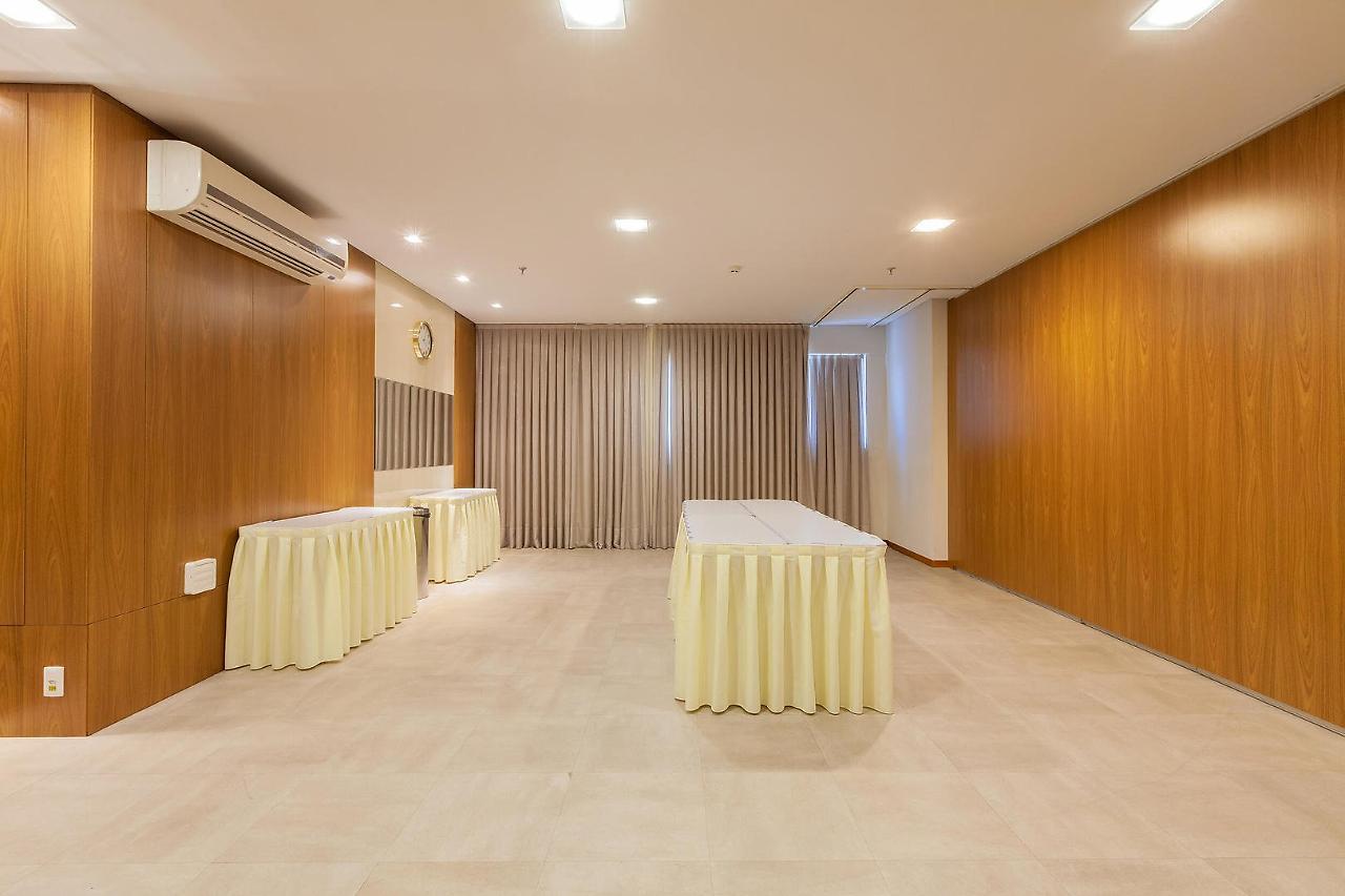 Tri Hotel Executive Brusque Bagian luar foto