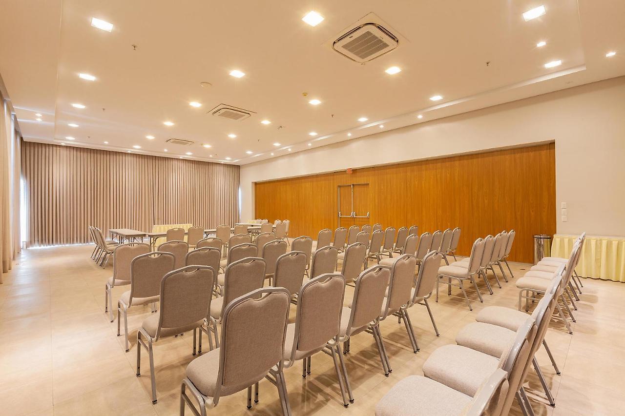 Tri Hotel Executive Brusque Bagian luar foto