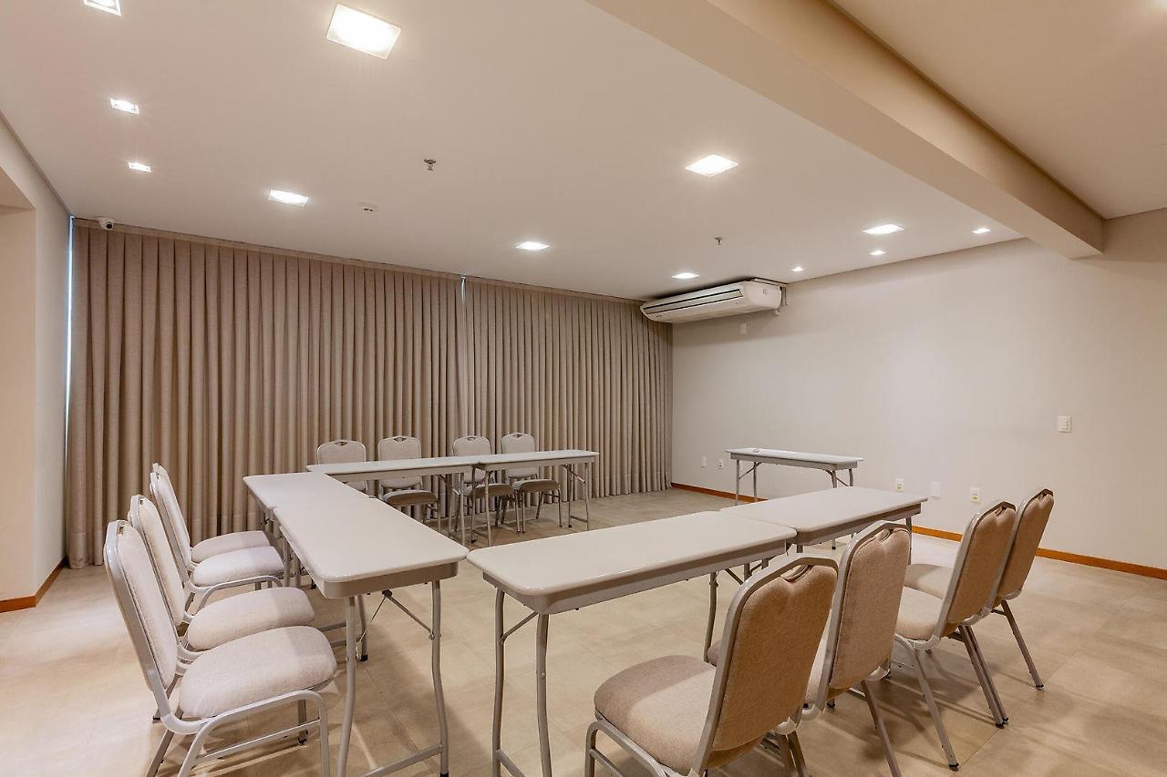 Tri Hotel Executive Brusque Bagian luar foto