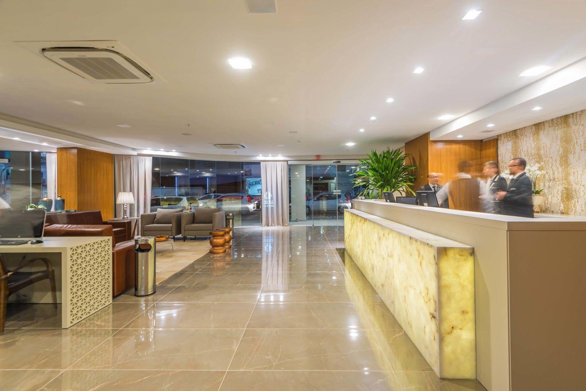 Tri Hotel Executive Brusque Bagian luar foto