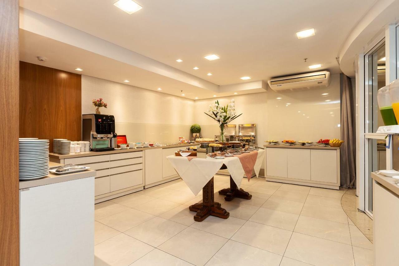 Tri Hotel Executive Brusque Bagian luar foto