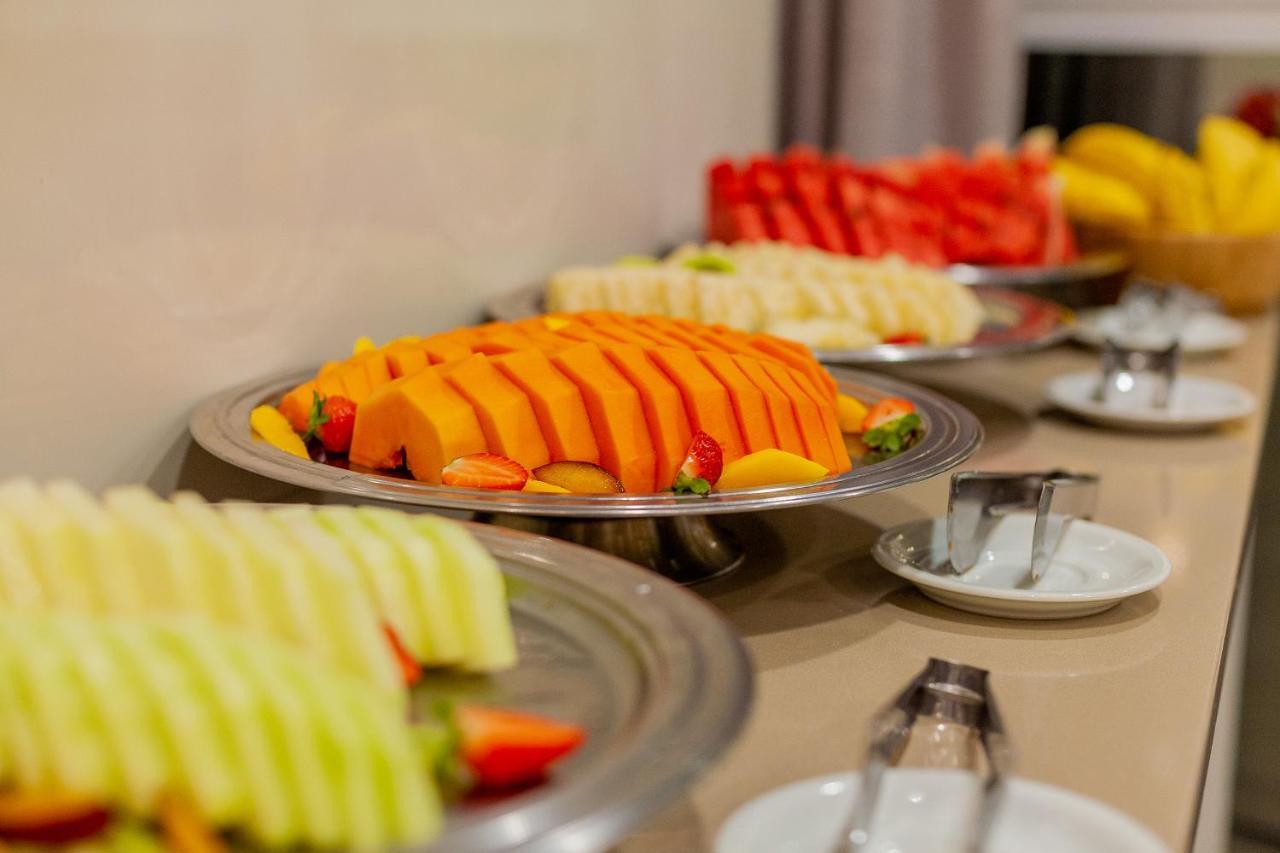 Tri Hotel Executive Brusque Bagian luar foto